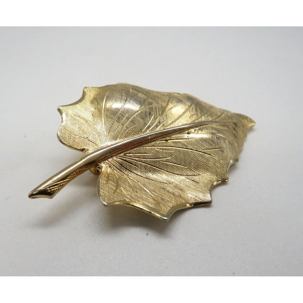 Vintage Leaf Brooch‎ 2" Gold Tone Pin Realistic Stem Veins Autumn